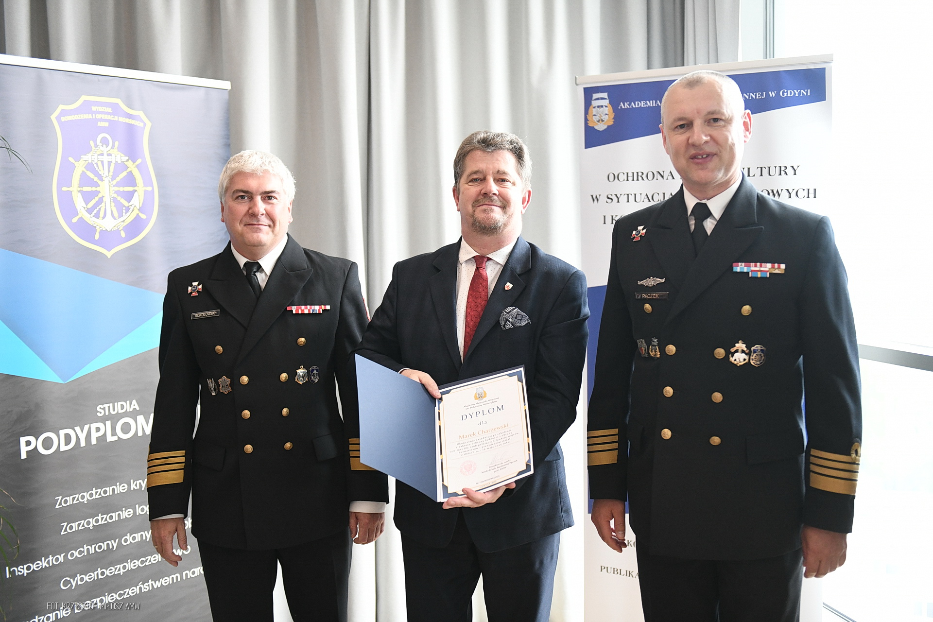 http://m.82-200.pl/2025/05/orig/05-14-trzecia-edycja-szkolenia-z-zakresu-ochrony-ludnosci-i-obrony-cywilnej-dla-samorzadowcow-098-11488.jpg