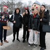Mikołaj z niespodziankami odwiózł autobusem uczniów do szkoły