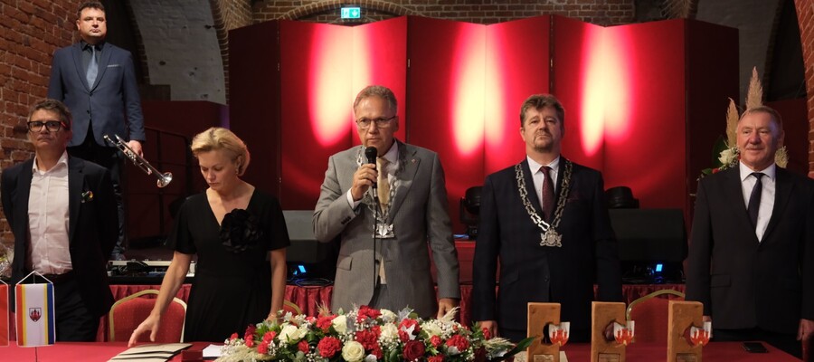 Zasłużeni dla Miasta Malborka - na uroczystej sesji Rady Miasta wręczono kolejne tytuły