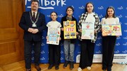 Burmistrz wręczył nagrody laureatom konkursu plastycznego „Powiem Wam – 112 znam!” 