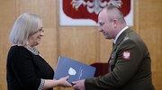 Trzech synów w mundurze - Pani Bożena uhonorowana złotym medalem MON
