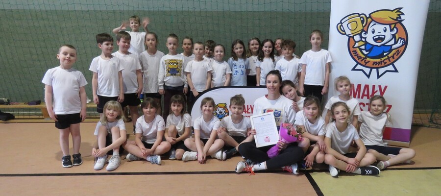 zdjęcie grupowe z Izabelą Bełcik