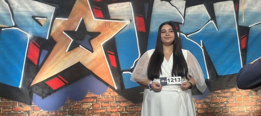 Marcelina Runewicz na ściance programu Mam Talent