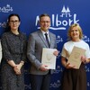 Dyrektorzy malborskich szkół podstawowych z powierzeniem stanowisk na kolejną kadencję