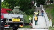 Trwa remont schodów prowadzących na bulwar za urzędem