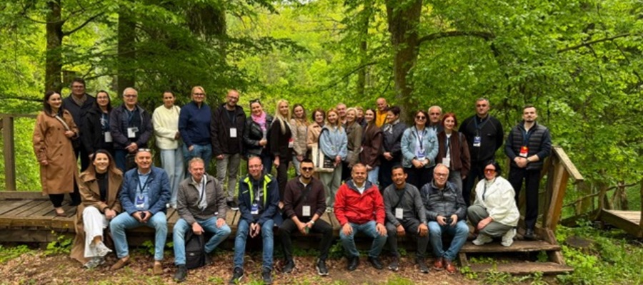 grupowe zdjęcie gości z miast partnerskich